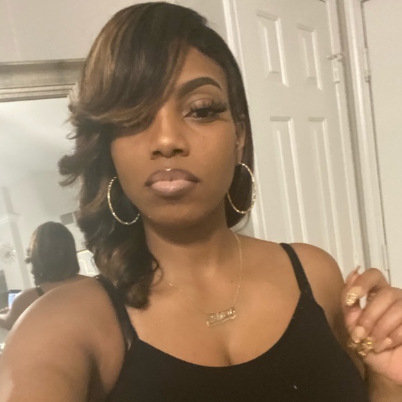 Meet your Posher, Ashley - Picture 1 of 1